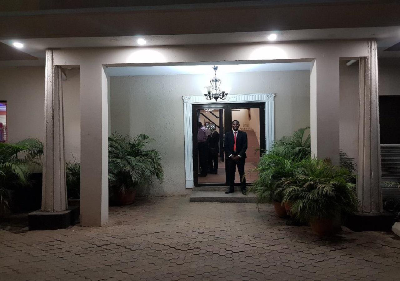 Citilodge Hotel & Conference Centre Newly Renovated アブジャ エクステリア 写真